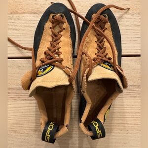 La Sportiva Mythos Climbing Shoes Brown - Size 44, US 10 1/2